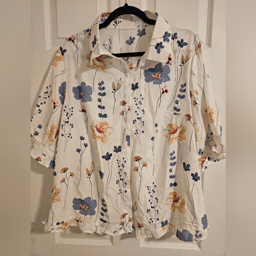 SHEIN PLUS Button Up Top